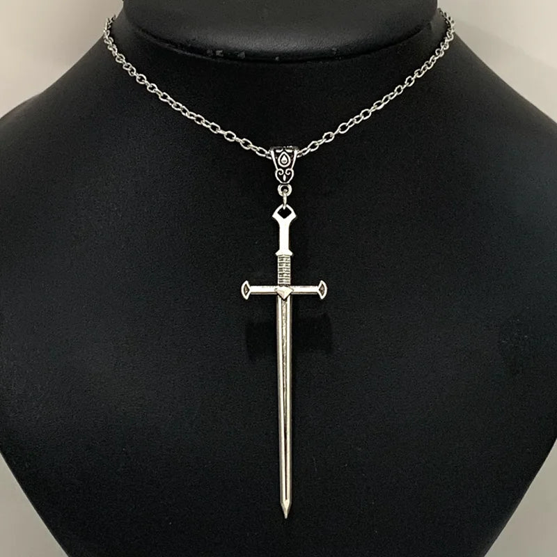 Neue Schwert-Halskette, Dolch-Halskette, Schwert-Anhänger, heidnisch, gotisch, Hexerei, Zaubersprüche, Hexen, mittelalterlicher Schmuck.