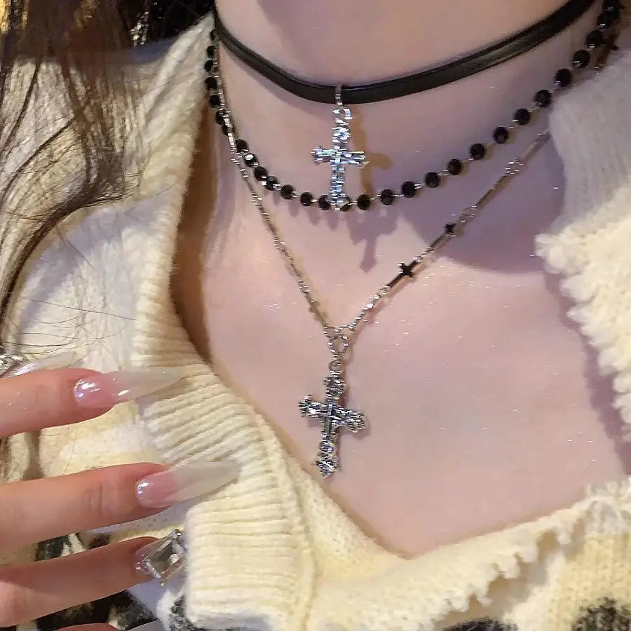 Gothische Punk-Y2K-Halskette mit Metallkreuz-Anhänger für Damen und Herren, Vintage mehrlagige Perlenkette, 90er-EMO-Charmschmuck, Geschenk