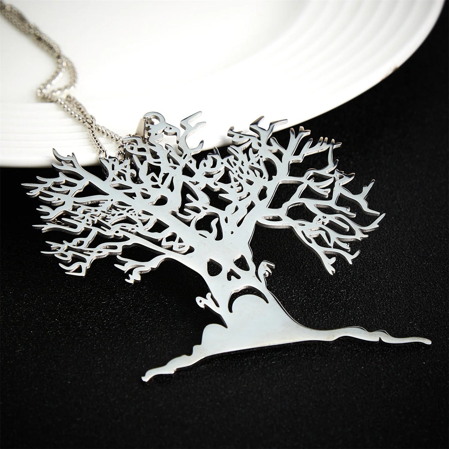 2025 Halloween gruseliger Baum-Anhänger, exquisites Edelstahl „Baum des Lebens“ Halskette, Ketten-Halskette, Punk Hip-Hop lustiger Schmuck