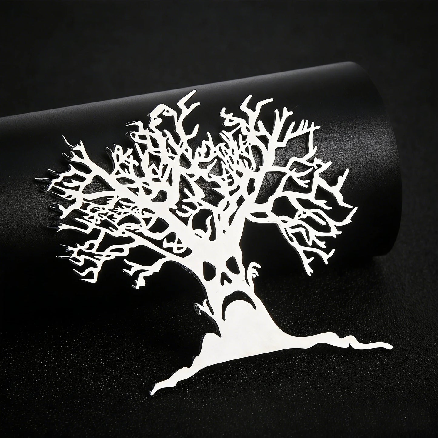 2025 Halloween gruseliger Baum-Anhänger, exquisites Edelstahl „Baum des Lebens“ Halskette, Ketten-Halskette, Punk Hip-Hop lustiger Schmuck