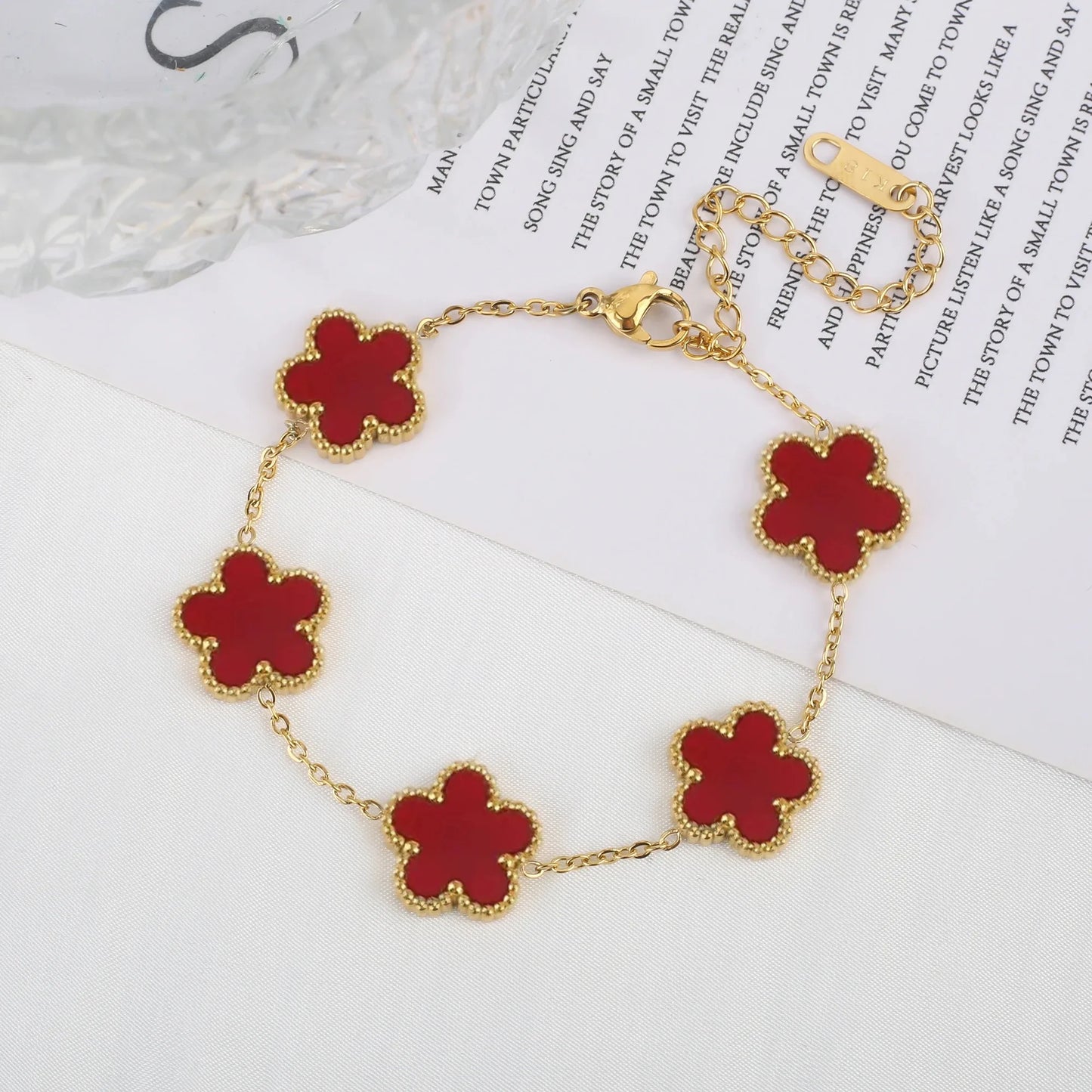 Heiße Schmuck-Verkäufe: Edelstahl-Fünfblatt-Blumen-Halskette, Armband- und Ohrring-Set, hochwertig wirkender Damen-Kleeblatt-Schmuck, Party-Schmuck