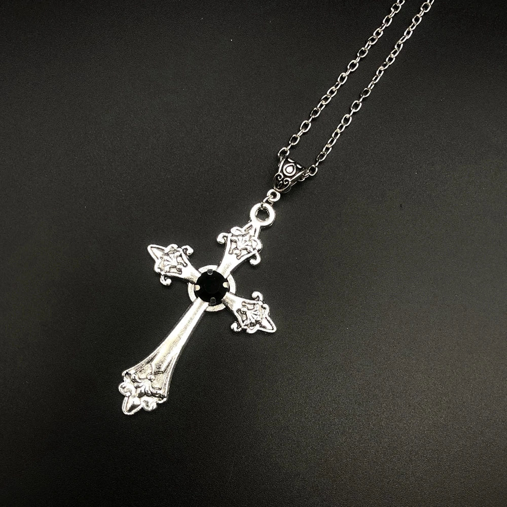 Große, detaillierte Kreuz-Bohranhänger-Halskette im silberfarbenen Ton, Gothic-Punk-Schmuck, modisches Statement-Accessoire, Geschenk für Frauen (Rot)