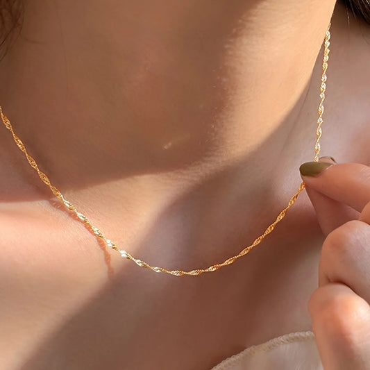 Exquisite vergoldete Edelstahl-Dünnkette-Halskette für Damen, schlichter Stil, Schlüsselbein-Kette, weiblicher Schmuck